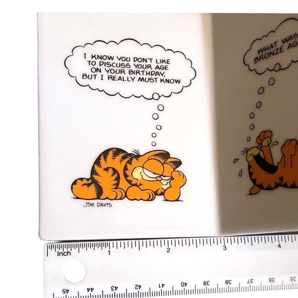 Vintage Garfield 70's Ceramic Birthday Card Plaque Laughing at Birthday Age! - Picture 11 of 12